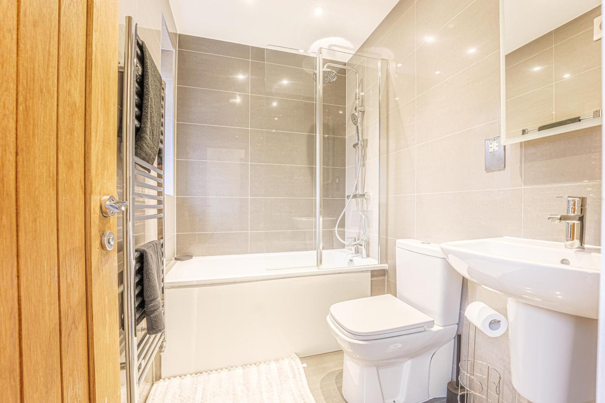 West Residence Бромлі Екстер'єр фото